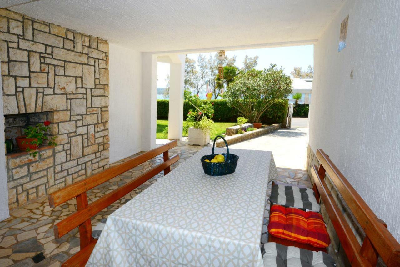 Beautiful Apartments First Row To The Sea بوريتش المظهر الخارجي الصورة