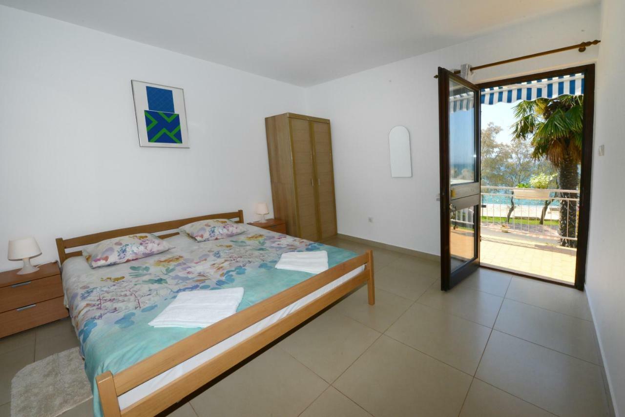 Beautiful Apartments First Row To The Sea بوريتش المظهر الخارجي الصورة