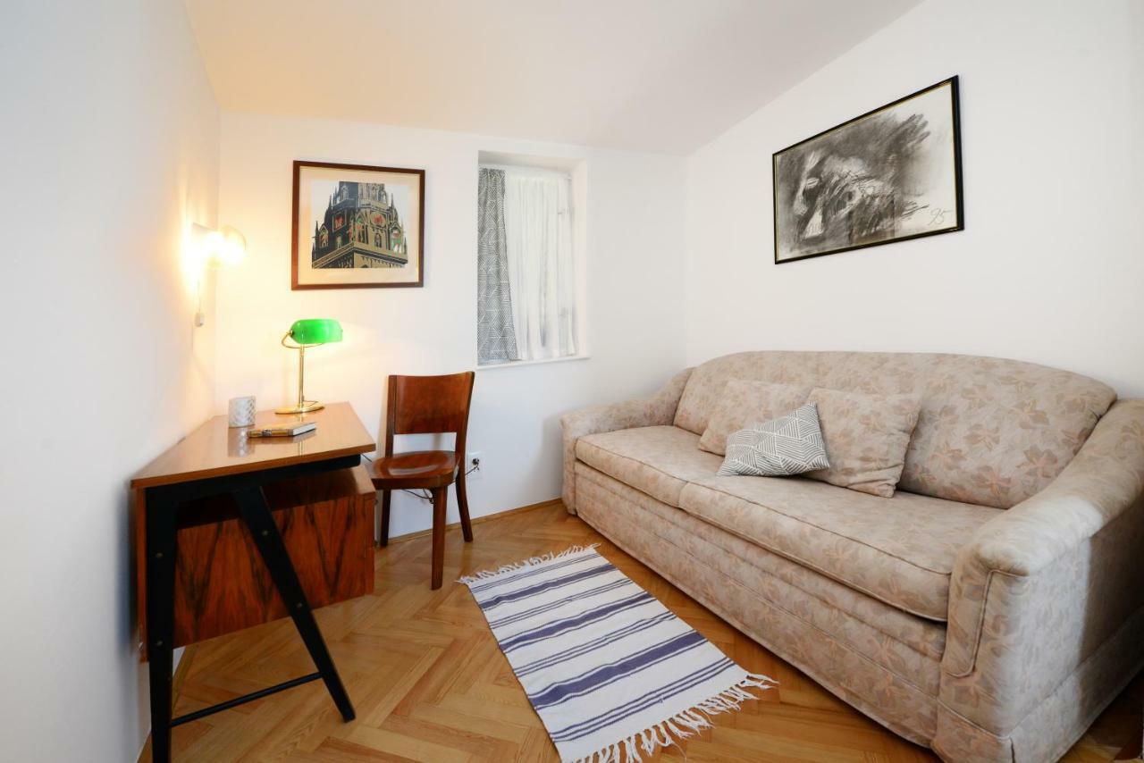 Beautiful Apartments First Row To The Sea بوريتش المظهر الخارجي الصورة